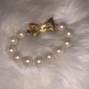 Kate spade pearl bracelet with gold bow